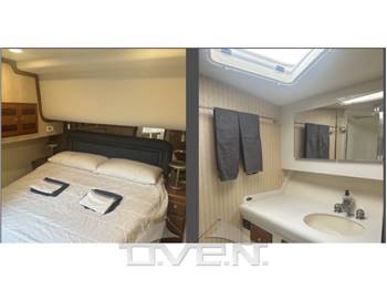 Cabo Yacht 43