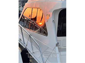 Cabo Yacht 43