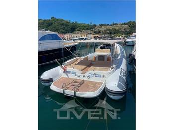 SACS 42 HT STRATOS 12 HARD TOP
