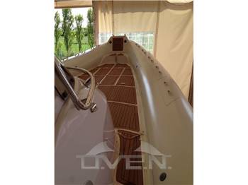 SACS Stratos 12