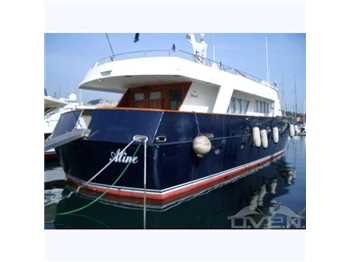 Benetti 27.50 mt Poppa quadra - refitting 2000