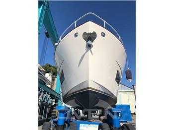 Cantiere Estensi Main 535