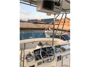 Bertram 35 35 convertible fly