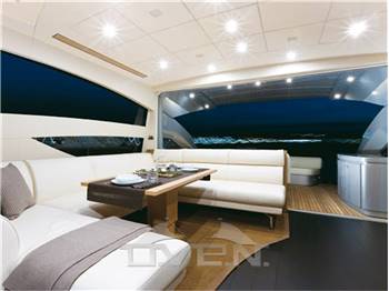 Pershing 64  HARD TOP