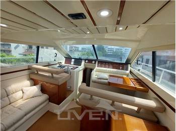 FERRETTI 43 fly