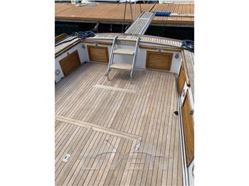 Motomar 43 43 hard top