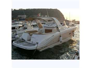 Manò marine 27.50 roll bar