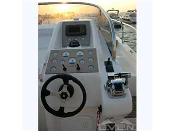 Manò marine 27.50 roll bar