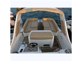 Manò marine 27.50 roll bar