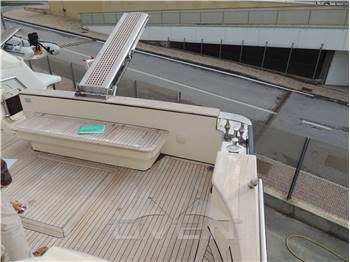Cayman 52 HT 52 HARD TOP WALK AROUND