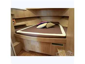 Premier yacht 51