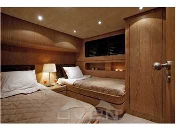 Cantiere di Pisa 20s Akir 20s