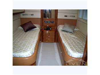 Ferretti craft 880