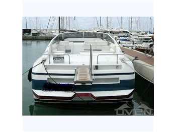 Pershing 40' open