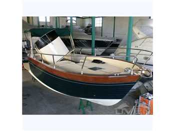 Nautica tirrena Viveur 750 new