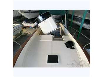 Nautica tirrena Viveur 750 new