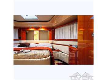 Ferretti craft 590 fly