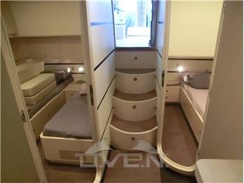Uniesse 48 48 hard Top