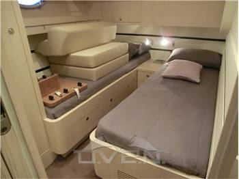 Uniesse 48 48 hard Top
