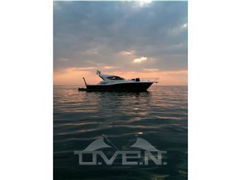 Uniesse 48 48 hard Top