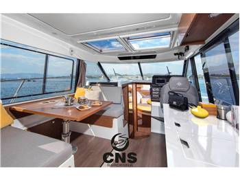 JEANNEAU MERRY FISHER 1095 COUPE SERIE 2 (2x300 YAMAHA))
