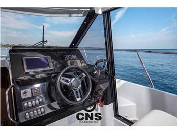 JEANNEAU MERRY FISHER 1095 COUPE SERIE 2 (2x300 YAMAHA))