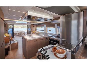 PRESTIGE YACHT X70
