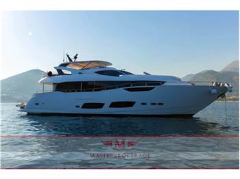 Sunseeker 95 yacht