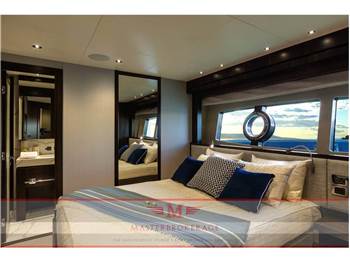 Sunseeker 95 yacht