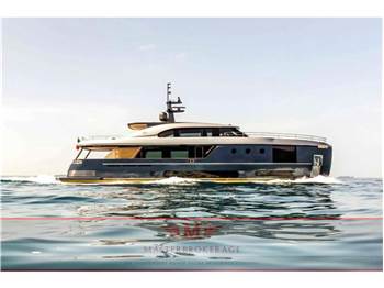Azimut Magellano 30 metri