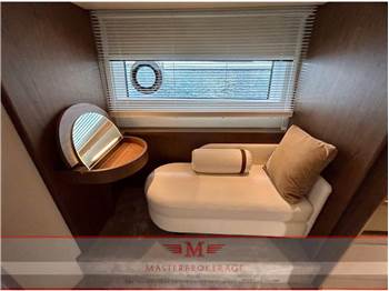 Azimut 72 fly