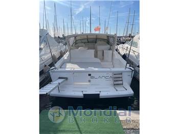 Riviera Marine 4000 Offshore