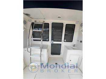 Riviera Marine 33 Flybridge