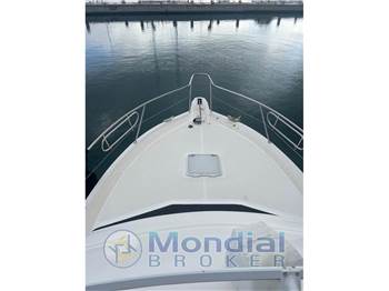 Riviera Marine 33 Flybridge