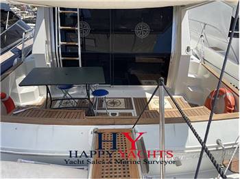 Ferretti Yachts Altura 36 fly
