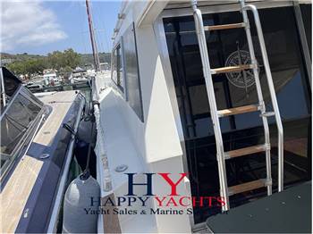Ferretti Yachts Altura 36 fly