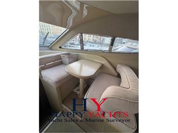 Ferretti Yachts 460