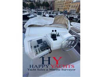 Ferretti Yachts 460