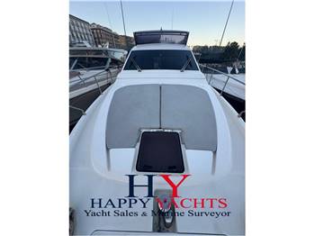 Ferretti Yachts 460