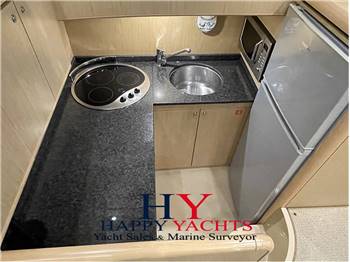 Ferretti Yachts 460