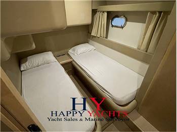 Ferretti Yachts 460