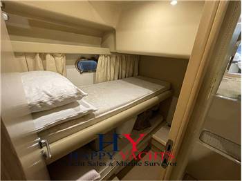 Ferretti Yachts 460