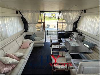 Riva 58 Furama