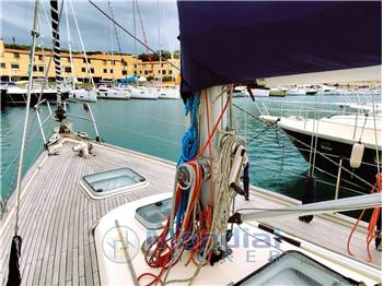 HALLBERG RASSY HR 382