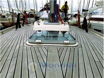 HALLBERG RASSY HR 382