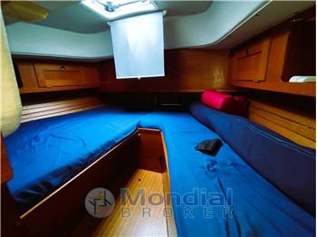 HALLBERG RASSY HR 382