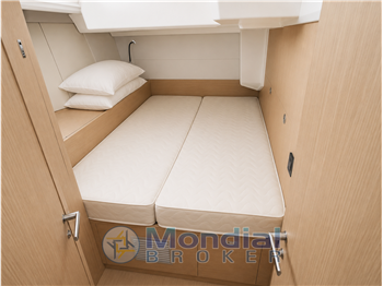 BENETEAU OCEANIS 54