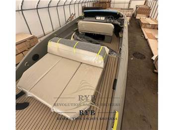 Rand boats spirit 25