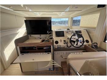 Cranchi T 43