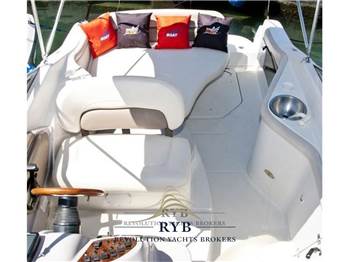 Regal Marine COMMODORE 242